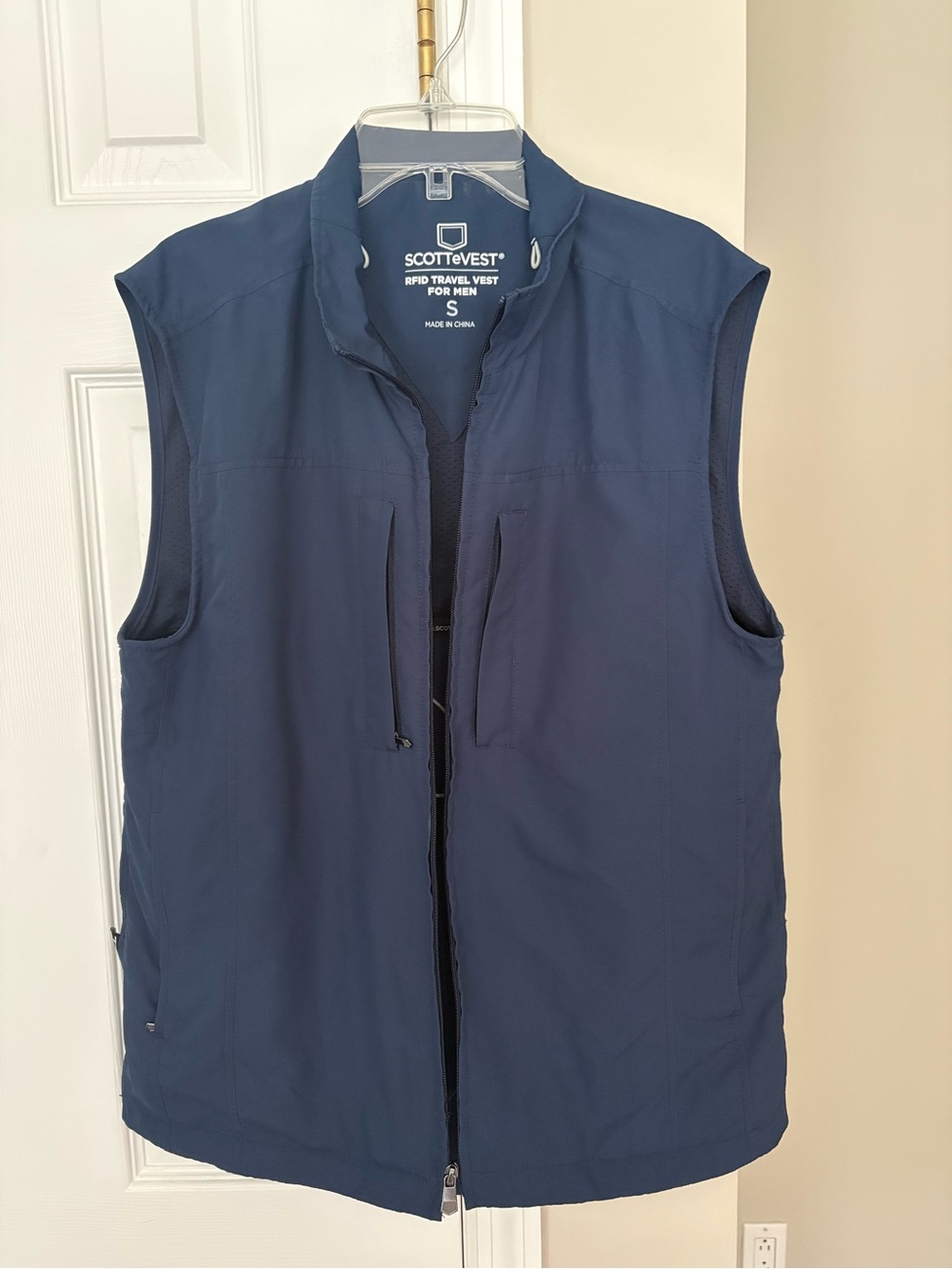 Scottevest Men's Navy Travel Vest with Security Pockets